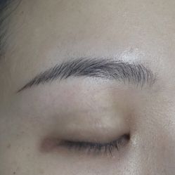 -一个差评成就的纹眉店