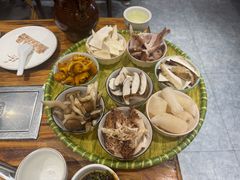 -菌之家·专业纯野生菌火锅·特色炒菌