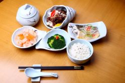 -爱陪伴尊享月子中心(国际店)