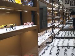 -罗伯特眼镜·蔡司官方授权(罗湖国贸店)