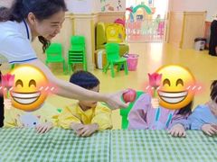 -哲学苑亲子园·早教婴儿托育·婴儿游泳(颐龙湾店)