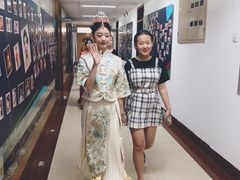 -蓝月摄影化妆美容学校