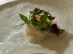 真鲷鱼刺身和青豆香蜂草沙拉-Jean Georges