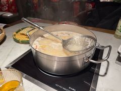 -尚尚仙·酸汤猪手·猪肚鸡火锅(华联万柳购物中心店)