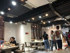 大堂-凤凰路何眼镜香辣蟹(花果园店)