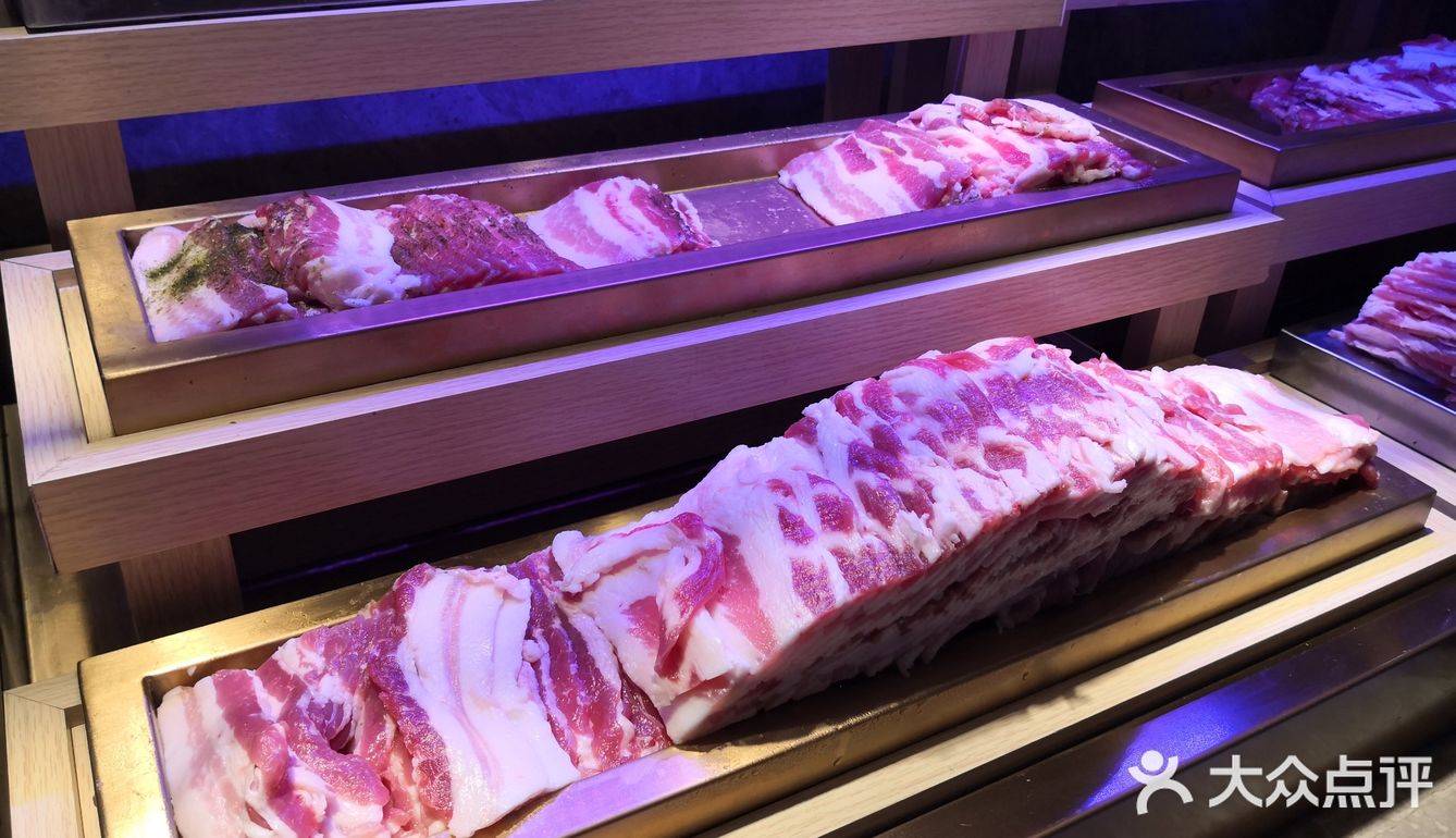 两小时内绝对让你吃饱喝好。服务员普遍以大妈为主