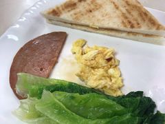 餐肉牛油多士-港式金翠茶餐厅