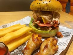 美式气力辣酱牛肉汉堡-LO CALCOW卡路力轻食主义餐厅(陆家嘴店)
