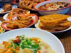 -爆炸头阿姨小四川正宗川味小吃(无任何分店)