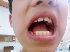 -瑞尔齿科(上海长风大悦城店)