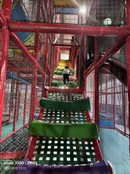 -趣玩空间蹦床乐园(临平旗舰店)