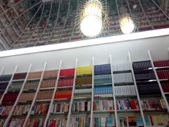 -钟书阁(松江泰晤士小镇店)