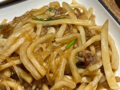 酸萝卜炒粉-叶派龙虾•招牌香辣蟹·海鲜(中海国际店)