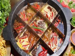 九宫格-忆川阁·记忆重庆火锅·龙虾·烧烤