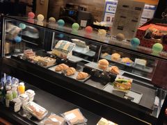 面包甜点陈列柜-星巴克(天津站区第二店)