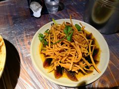 馓子拌皮蛋-巴厘龙虾·榜首油焖大虾(旗舰店·万松园)