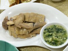 招牌骨香鸡-广宁炭炉鸡煲·富临门饭店