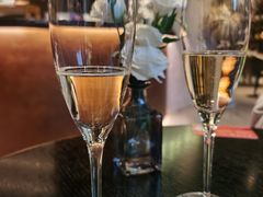-wineapp葡萄酒餐吧(外滩金融中心店)