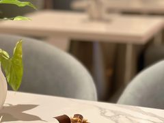 榛爱-潮一不贰·法式甜品·生日蛋糕·西式简餐(外滩店)