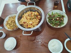 -湖南人家湘菜馆(镇江路店)