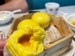 招牌流沙包-东鑫记港式茶餐厅(南京东路店)