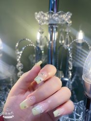 -睫毛弯弯·美甲美睫