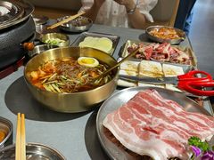 -围炉肉舍•炭烤活鳗•丹东海鲜烤肉(步行街店)