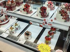-花花卷卷·鲜食蛋糕(静安久光百货店)