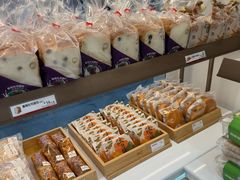 -85度C(生甜甜圈研究工坊·上海松江人民北路店)