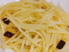 酸辣土豆丝-胡子大厨·超级小炒肉(晶耀前滩店)