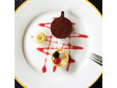 -昆山裕元花园酒店·温莎西餐厅