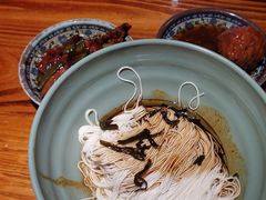 咸蛋黄狮子头-老外婆本帮面(塔城路店)