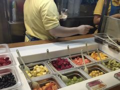 自助取餐区-三佰瑞冻酸奶(凯德MALL店)