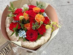 -何兮花店·气球派对鲜花店(马桥银春路万科城店)