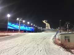-丝绸之路山地度假区滑雪场