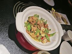 -辣尚瘾·烤鱼·新川菜(牡丹园直营店)