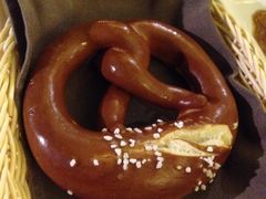 碱水面包-Paulaner·德国帕拉娜自酿啤酒餐厅(海上世界店)