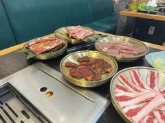 -臻牛烤肉