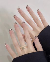 -赢韵美甲美睫瑞士净斑中心