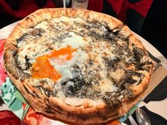 招牌黑松露温泉蛋披萨-IL TEATRO 精品意大利餐厅