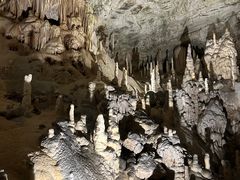 -波斯托伊纳溶洞