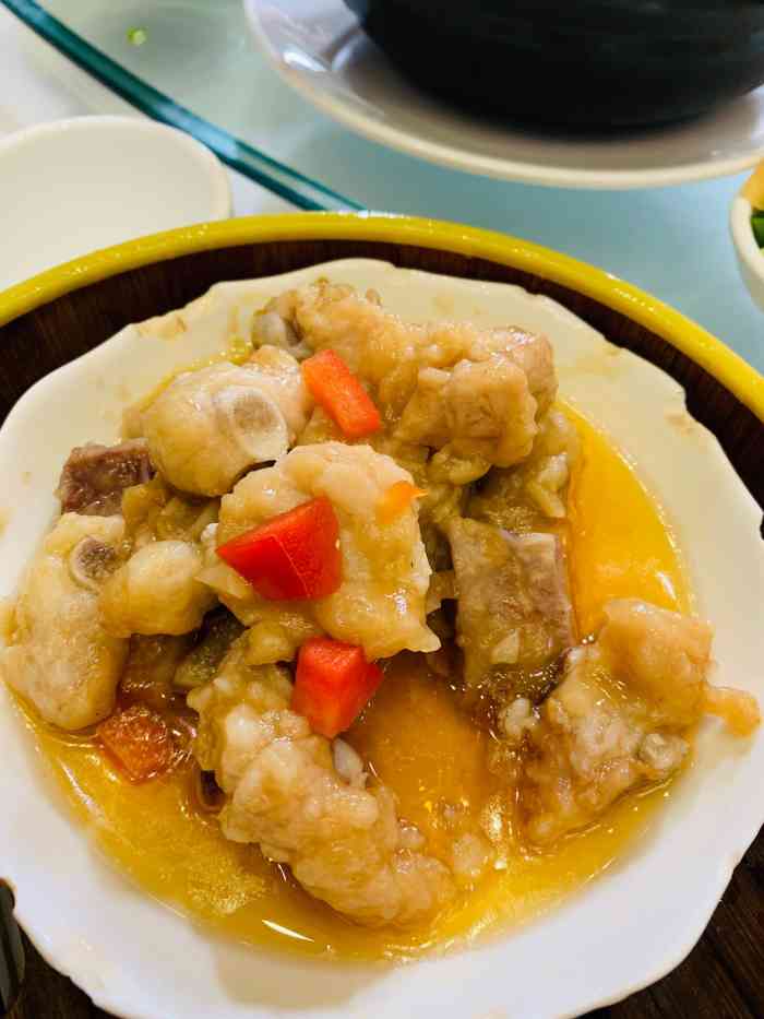 金大陆海鲜世界(衡阳东路店)-"菜还好,服务态度还不行哦,总体一般吧.