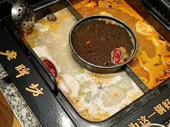 -老牌坊云南鱼豆花火锅(哈西万达店)