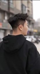 -一家只做男发烫染的店