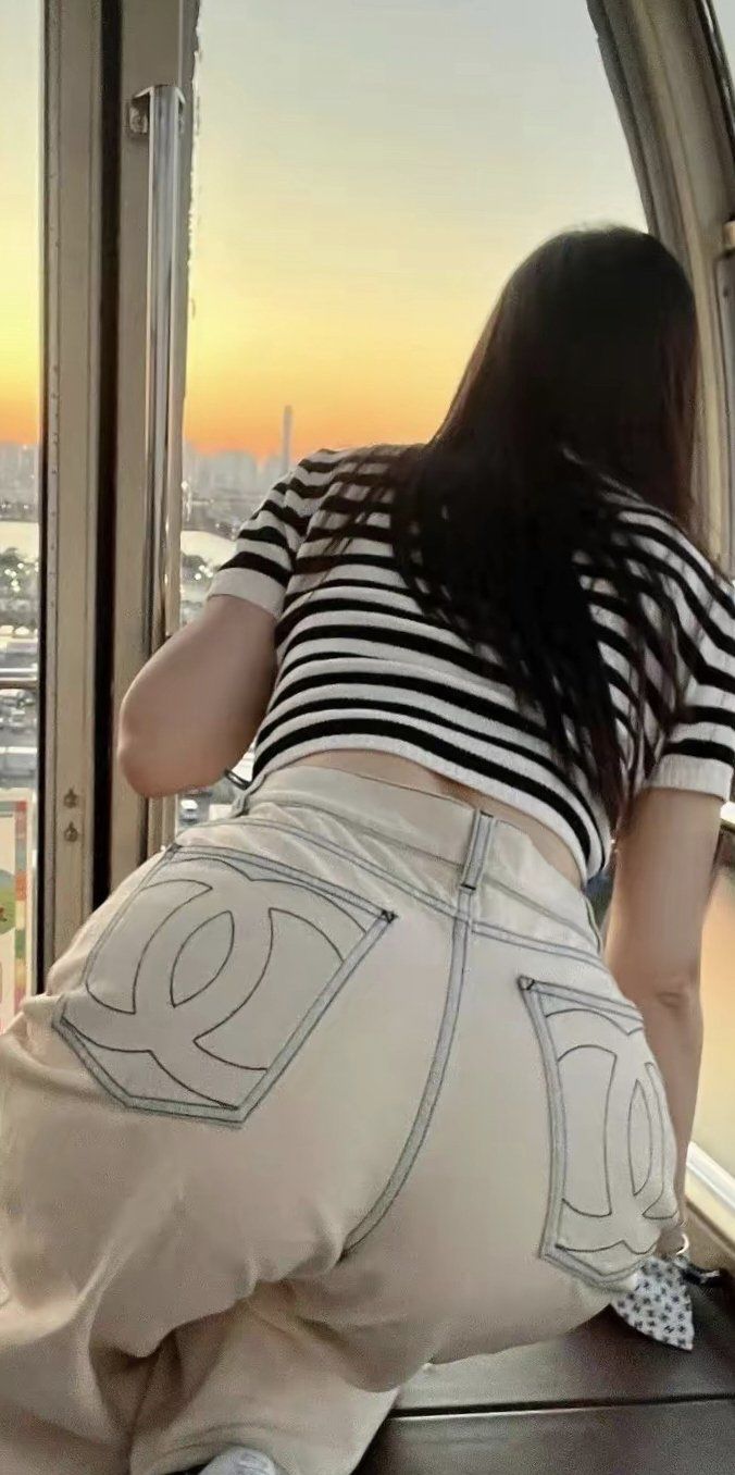 少女感爆棚!小腰细细的