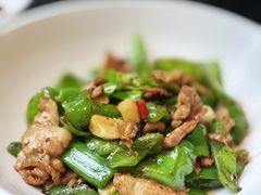 -鱼鲜饭香·招牌汽锅剁椒鱼头王