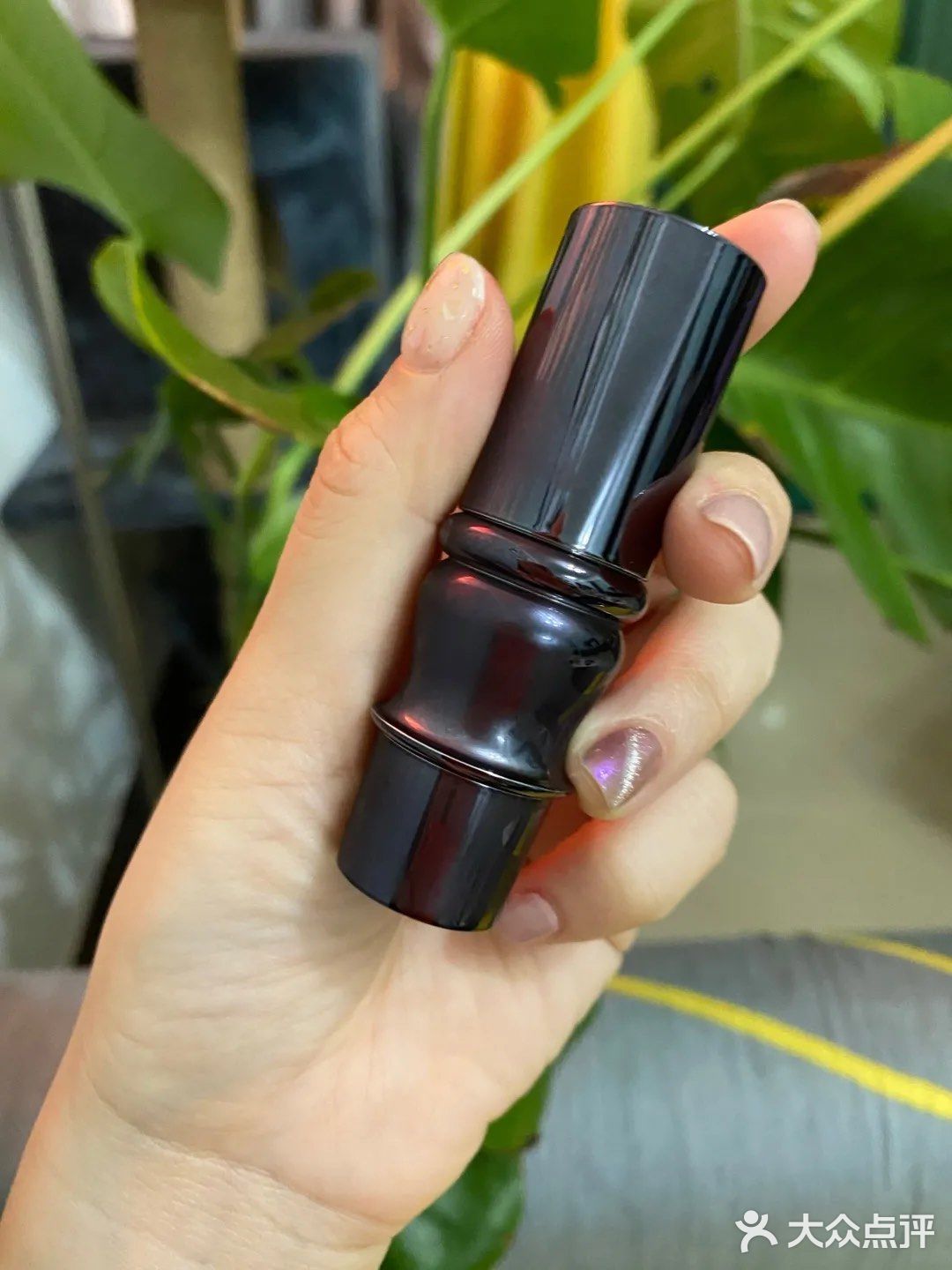 【种草好物】MAC 唇膏  M A C的这款唇膏设计