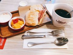 -必胜客(绿地新都会店)