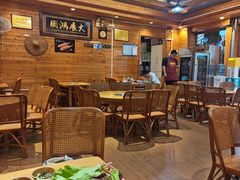 -苗阿哥酸汤牛肉火锅(体育场店)