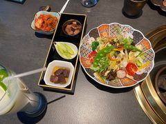 -铭牛烧肉·和牛海鲜自助(高新月牙湖店)
